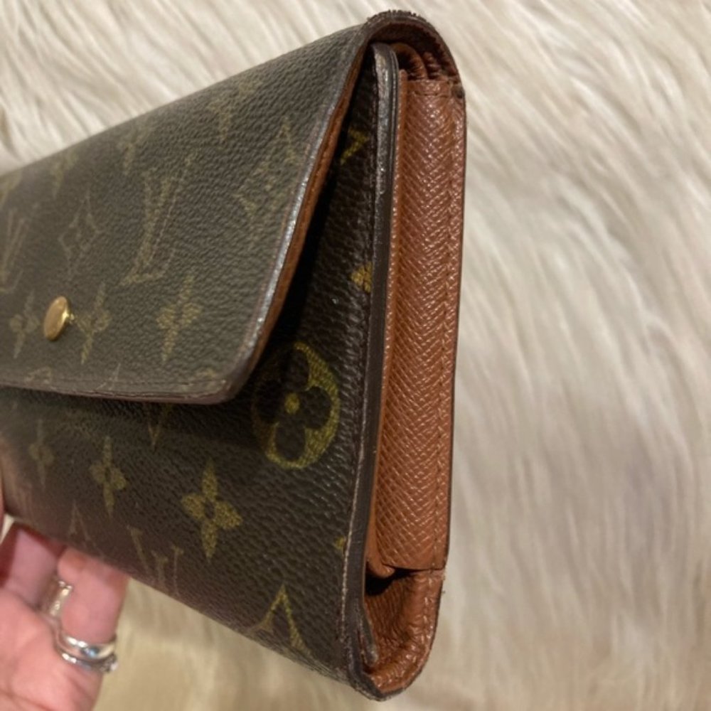Authentic Louis Vuitton International Wallet - Picture 5 of 8